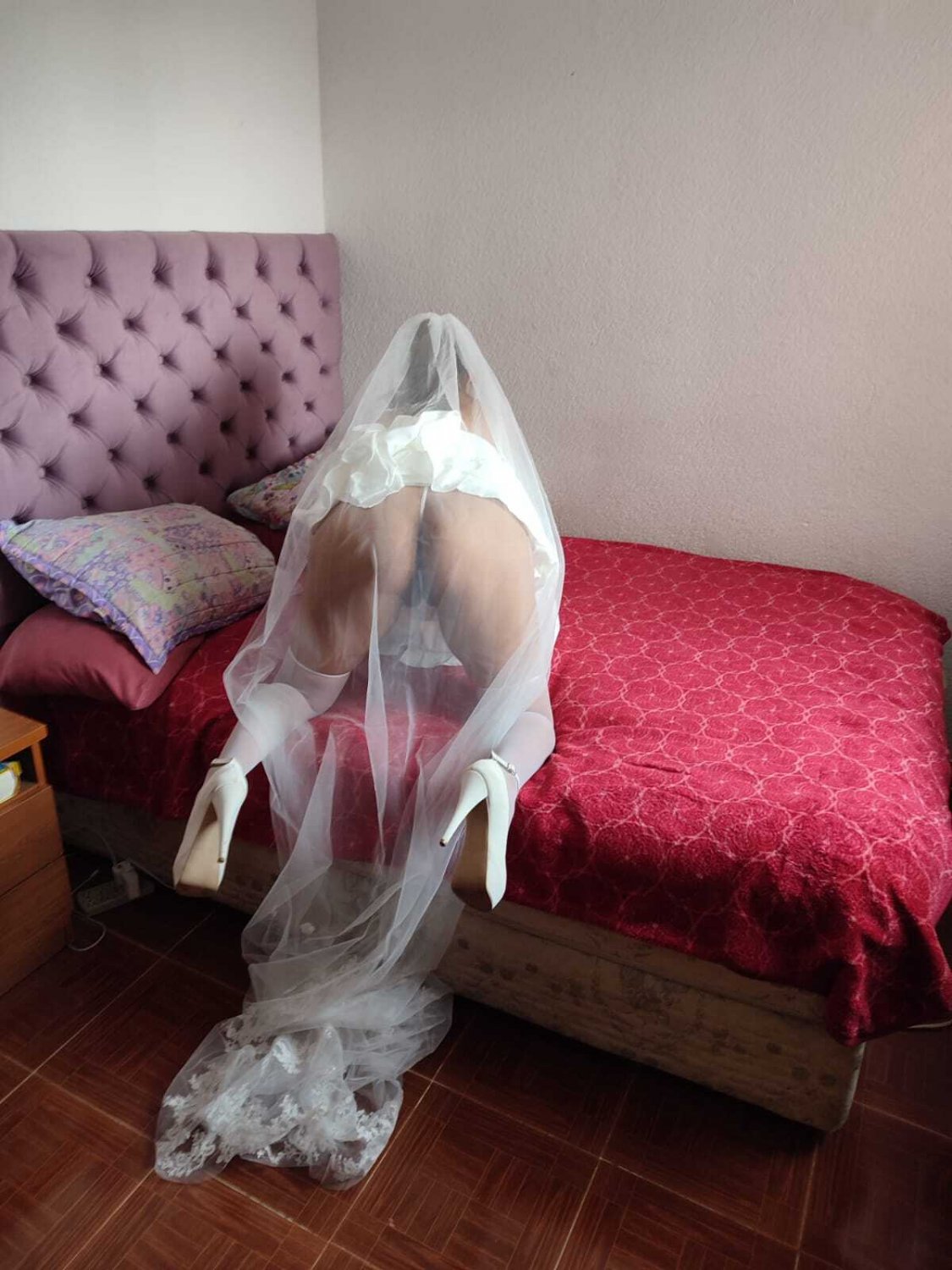 Wedding Dress Slut Wife #MhDxRN8h