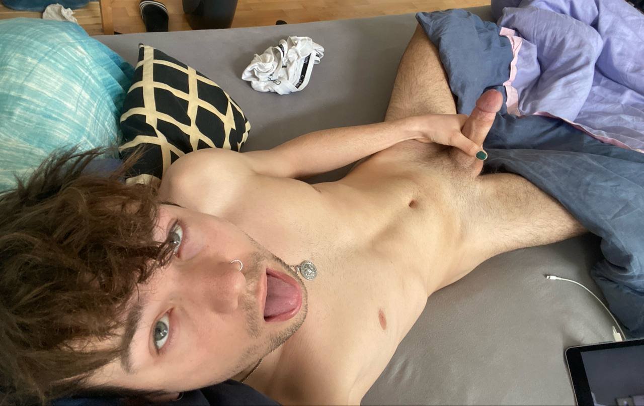 Leander the X-Fag from Germany  @l_bottm #oQVeRBZY