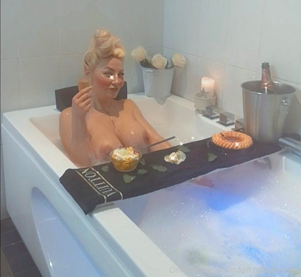 HUGE titties on beautiful model - Wɐɹᴉʞɐɟᴉuƃǝɹɹoos #7YSsm1Fq